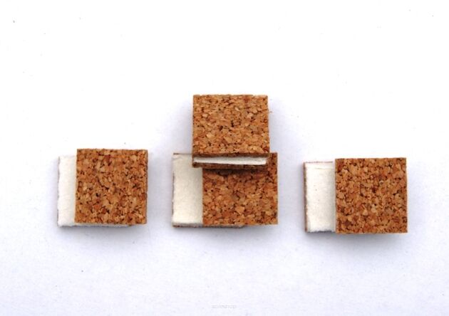 Kork-Abstandshalter  30x30x3mm + 2mm PVC-Schaum