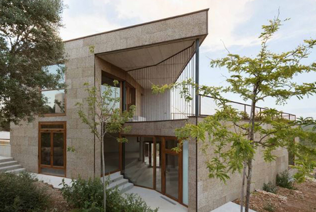 Haus aus Naturkork in Barcelona